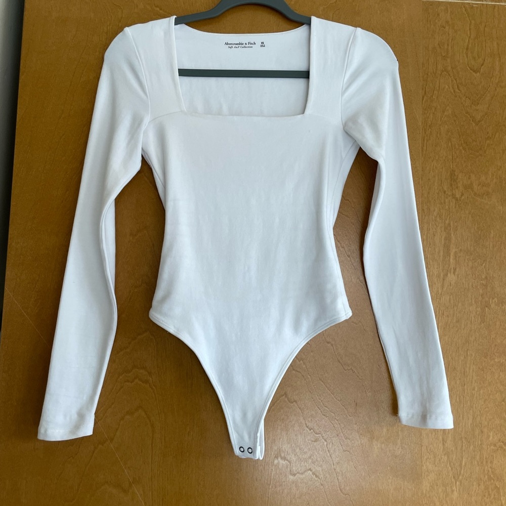 Long-Sleeve Cotton Seamless Fabric Squareneck Bodysuit